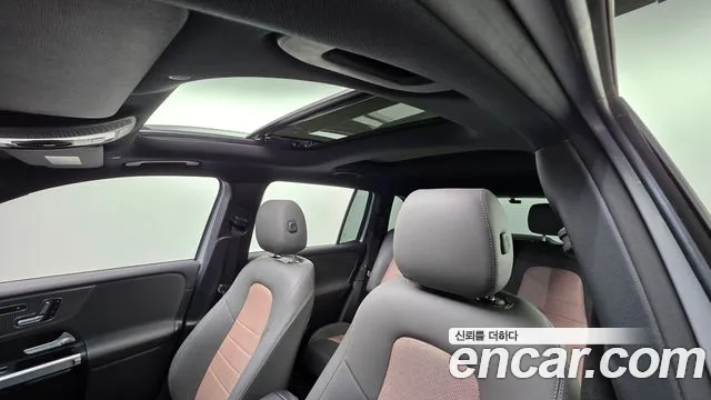Mercedes-Benz EQB 2023 — фото 11