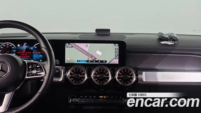 Mercedes-Benz EQB 2023 — фото 16