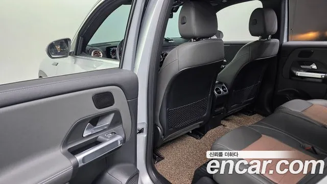 Mercedes-Benz EQB 2023 — фото 18