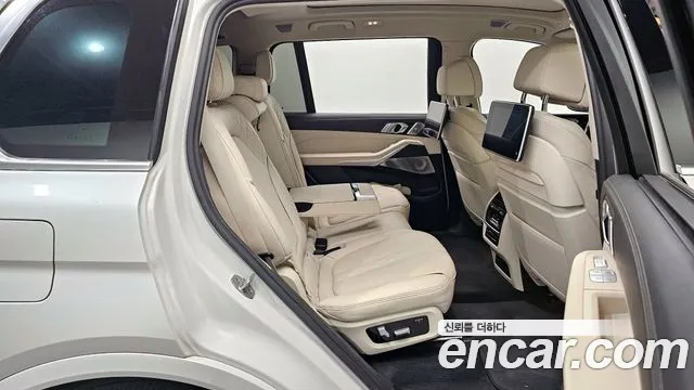 BMW X7 2021 — фото 11