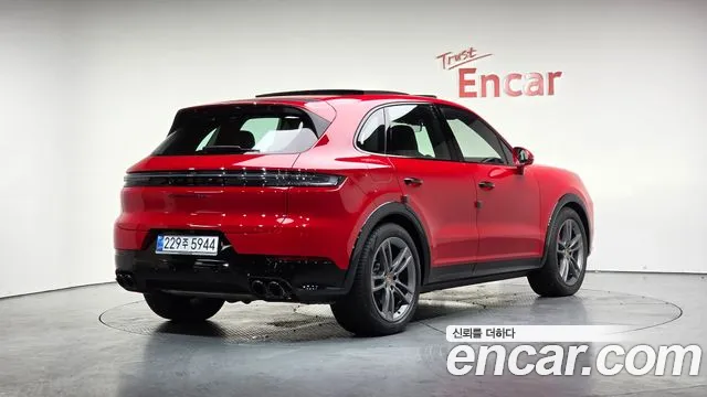 Porsche Cayenne 2025 — фото 1