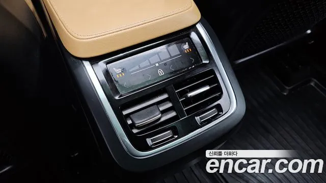 Volvo XC90 2021 — фото 18