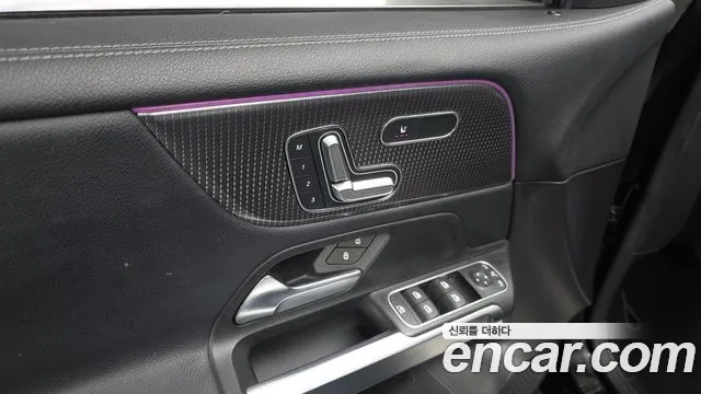 Mercedes-Benz GLB-Class 2021 — фото 14