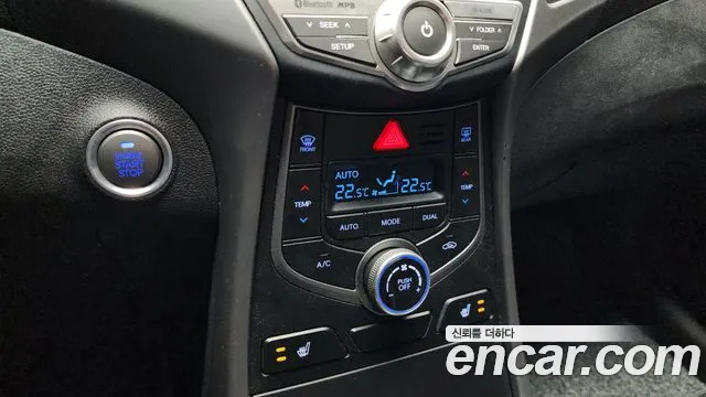 Hyundai AVANTE 2014 — фото 16