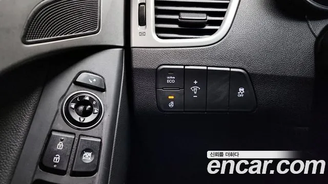 Hyundai AVANTE 2014 — фото 17