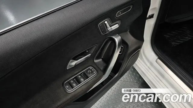 Mercedes-Benz A-Class 2022 — фото 18