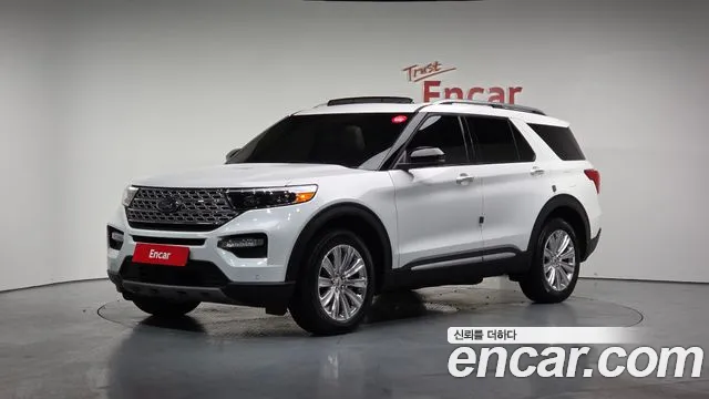 Ford Explorer 2023 — фото 1