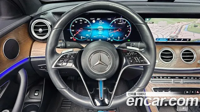 Mercedes-Benz E-Class 2021 — фото 14