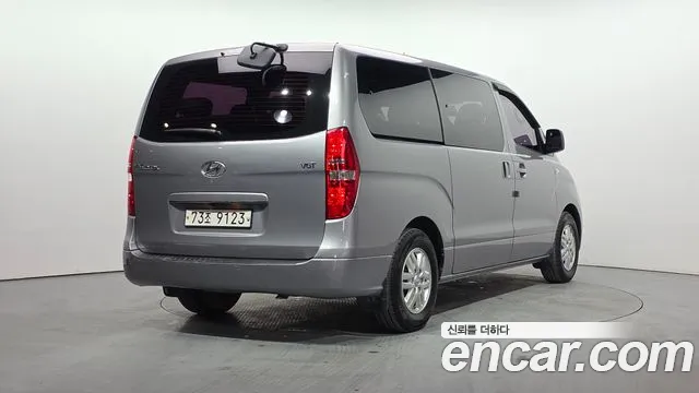 Hyundai Starex 2017 — фото 2