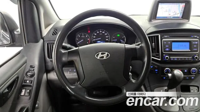 Hyundai Starex 2017 — фото 13