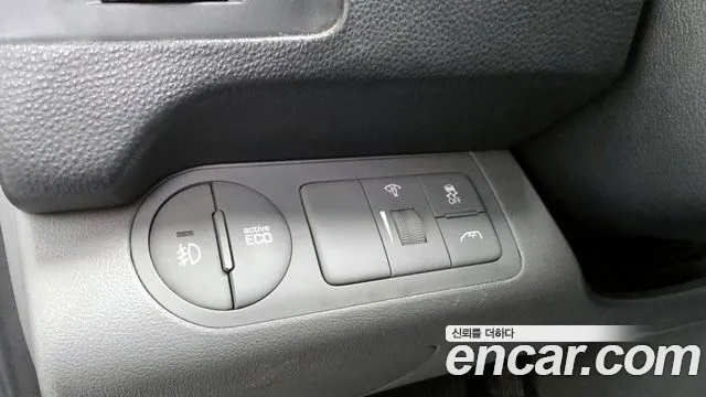 Hyundai Starex 2017 — фото 16