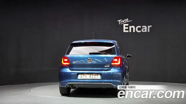 Volkswagen Polo 2015 — фото 4