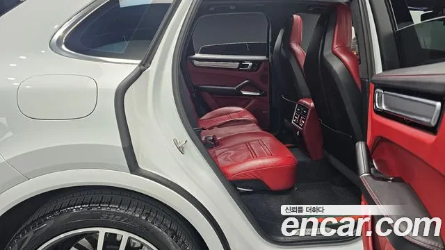 Porsche Cayenne 2020 — фото 12