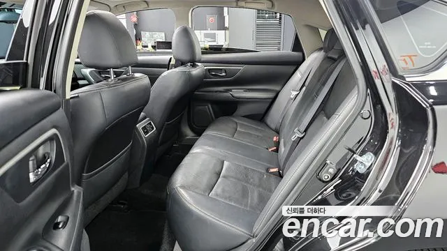 Nissan Altima 2018 — фото 12