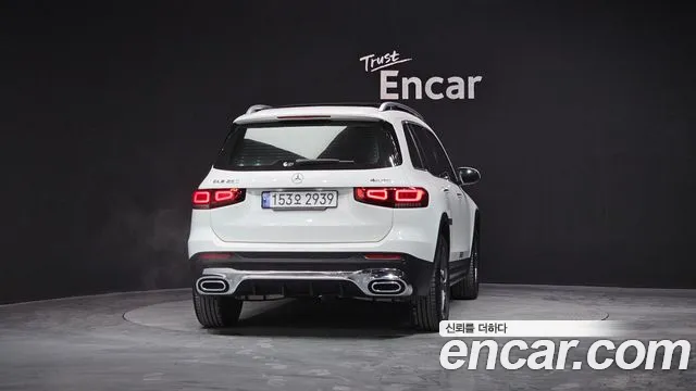 Mercedes-Benz GLB-Class 2023 — фото 4