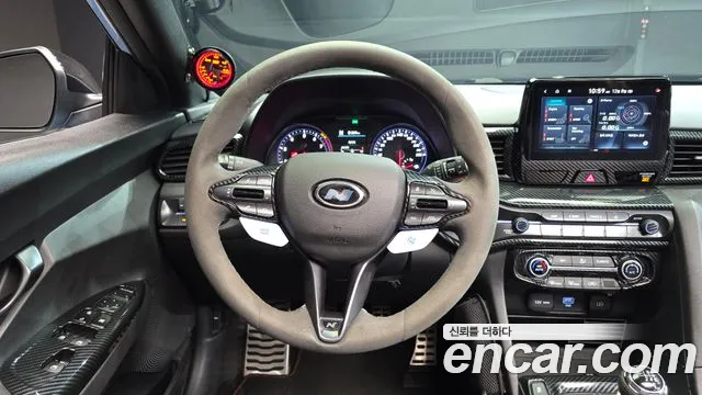 Hyundai Veloster 2021 — фото 13