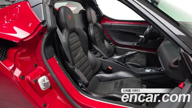 Alfa Romeo 4C 2018 — фото 11