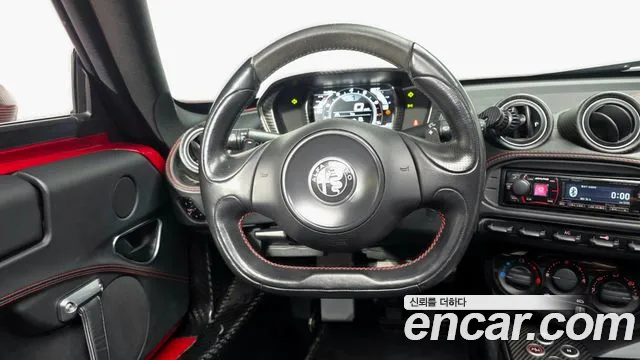 Alfa Romeo 4C 2018 — фото 13