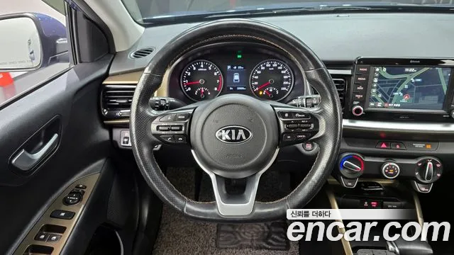 Kia Stonic 2018 — фото 14