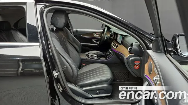 Mercedes-Benz E-Class 2018 — фото 11