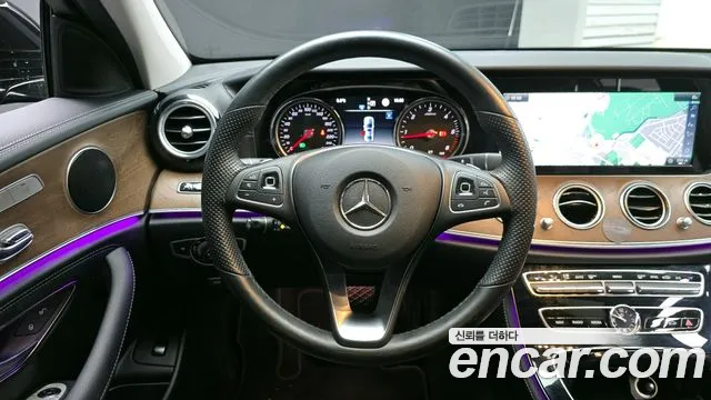 Mercedes-Benz E-Class 2018 — фото 13