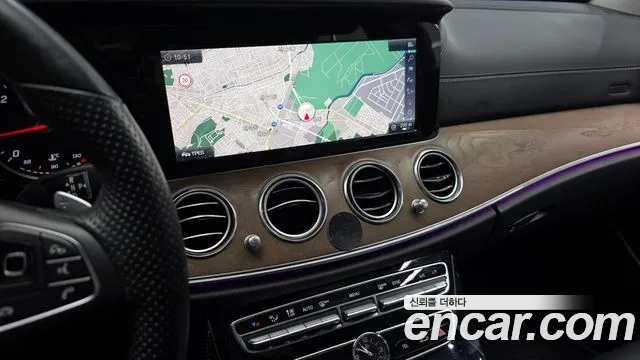 Mercedes-Benz E-Class 2018 — фото 14
