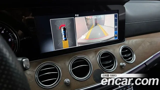 Mercedes-Benz E-Class 2018 — фото 15