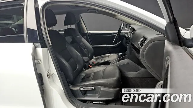 Volkswagen Jetta 2015 — фото 10