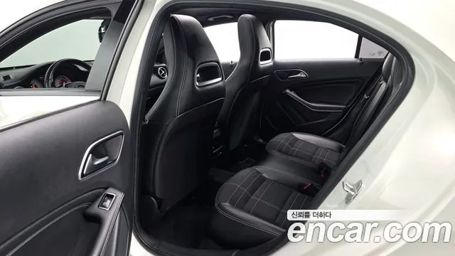 Mercedes-Benz A-Class 2015 — фото 12