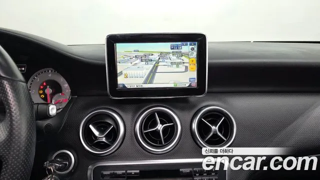 Mercedes-Benz A-Class 2015 — фото 14