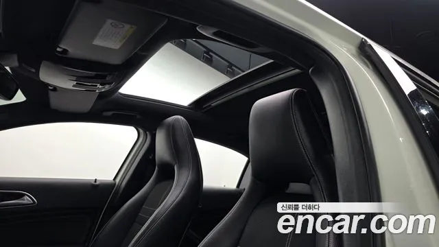 Mercedes-Benz A-Class 2015 — фото 16
