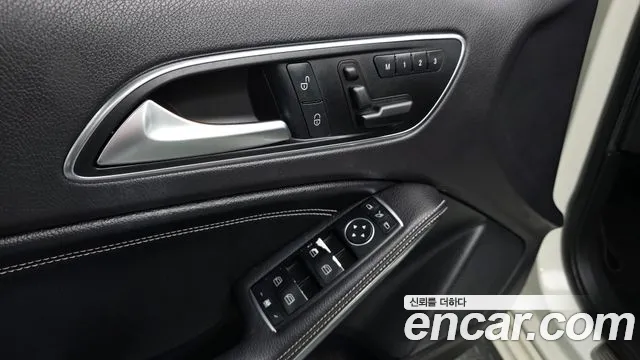 Mercedes-Benz A-Class 2015 — фото 18