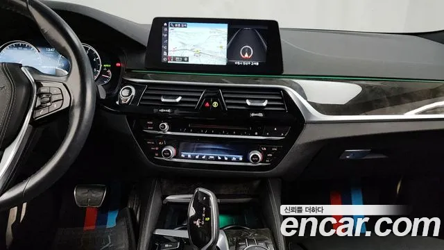 BMW 5-Series 2018 — фото 14