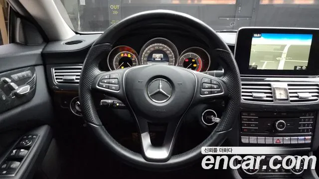 Mercedes-Benz CLS-Class 2016 — фото 13