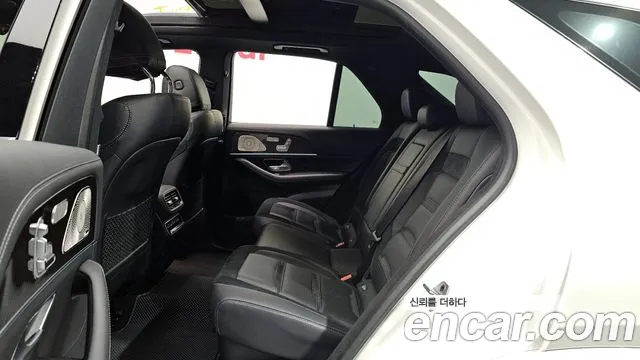 Mercedes-Benz GLE-Class 2023 — фото 12