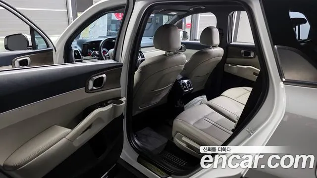 Kia Sorento 2022 — фото 11