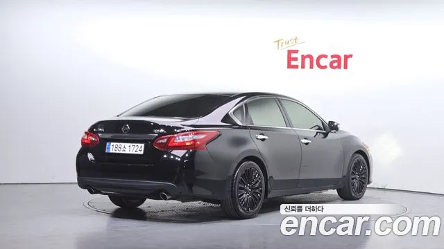 Nissan Altima 2018 — фото 2