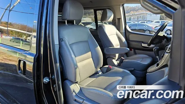 Hyundai Starex 2020 — фото 10