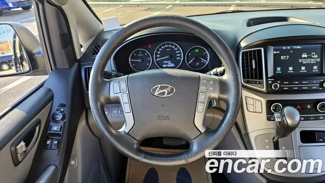 Hyundai Starex 2020 — фото 13