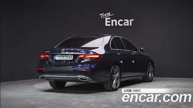 Mercedes-Benz E-Class 2022 — фото 2