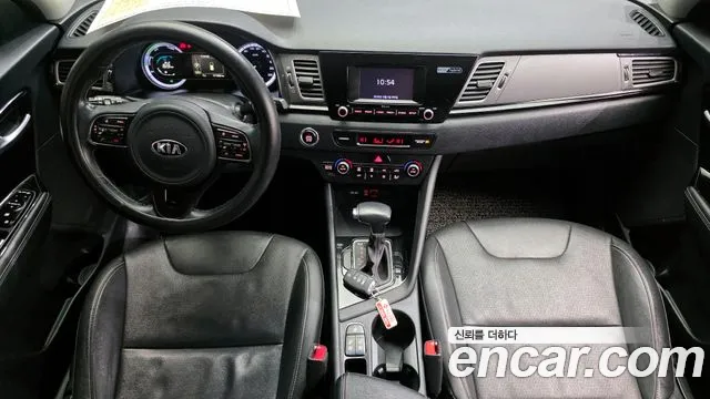 Kia Niro 2017 — фото 7