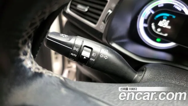 Kia Niro 2017 — фото 16