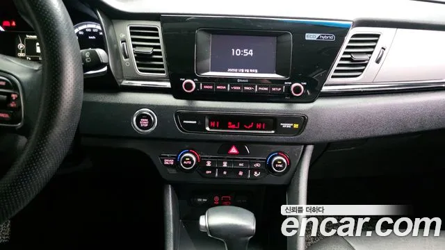 Kia Niro 2017 — фото 18