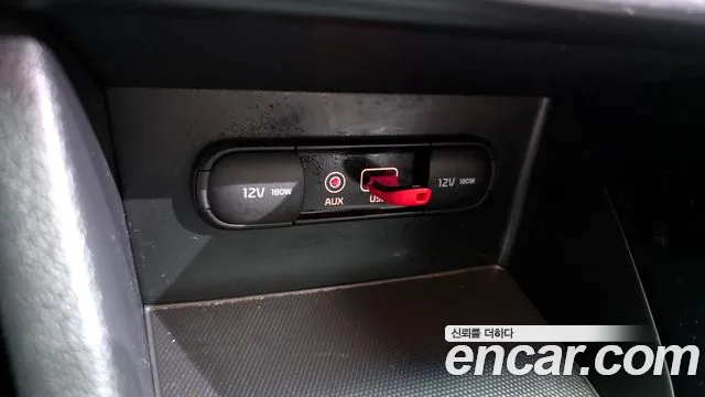 Kia Niro 2017 — фото 19