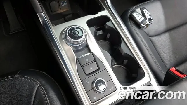 Ford Explorer 2021 — фото 9