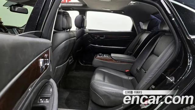 Hyundai Equus 2015 — фото 12