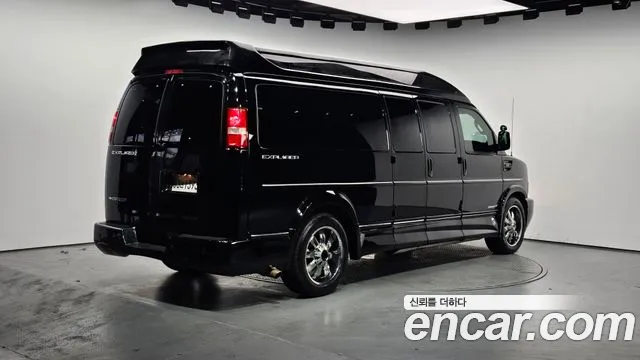 Chevrolet Express Van 2017 — фото 2