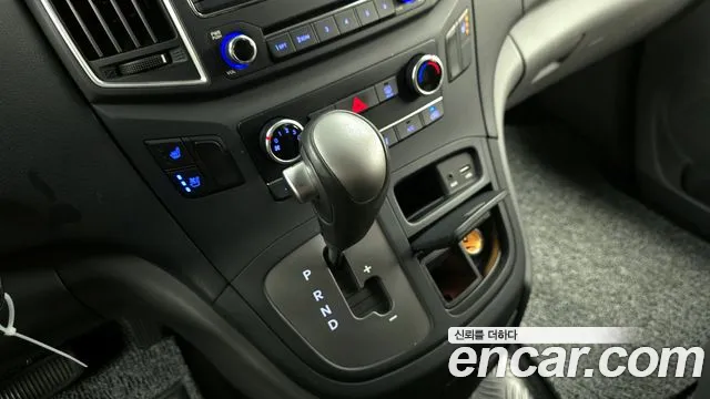 Hyundai Starex 2019 — фото 9
