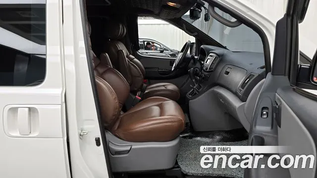 Hyundai Starex 2019 — фото 11