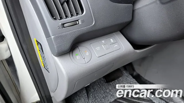Hyundai Starex 2019 — фото 16